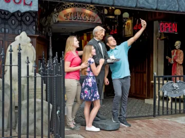 Exterior Shot of the Haunted House on Clifton Hill.
