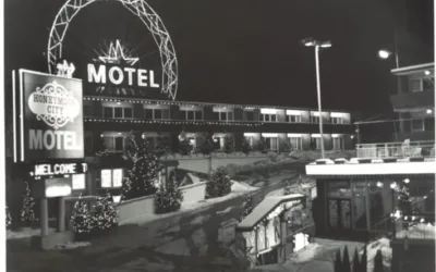 Old black and white photo of the Honeymoon City Hotel