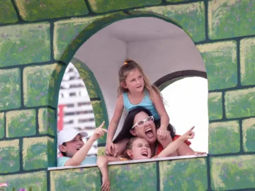 Mystery Maze on Clifton Hill