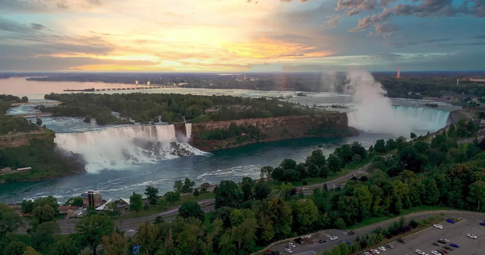 Niagara Falls Canada photo by the Niagara Clifton Group